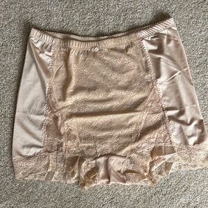 Five Pack of Rhonda Shear Classic Pin-Up Panties with Lace Detail 3X